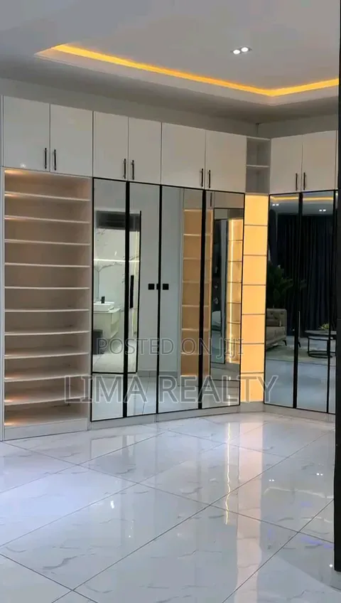 5 Bedroom Self Compound With Pool For Party