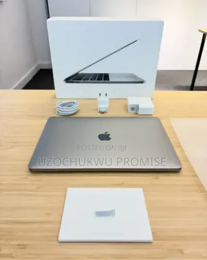 Laptop Apple MacBook Pro 2017 16GB Intel Core i7 SSD 512GB
