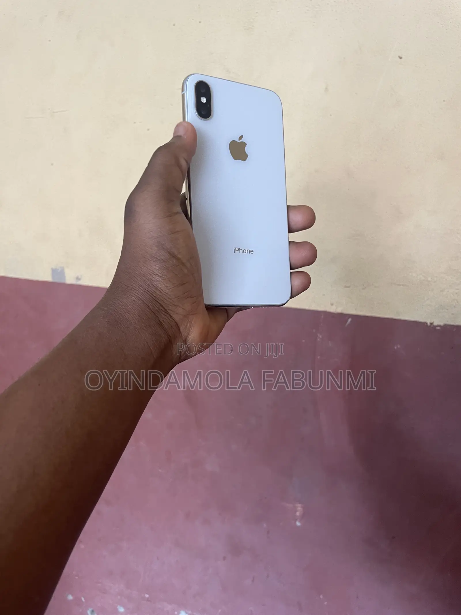Apple iPhone X 64 GB White