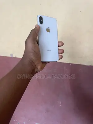Apple iPhone X 64 GB White