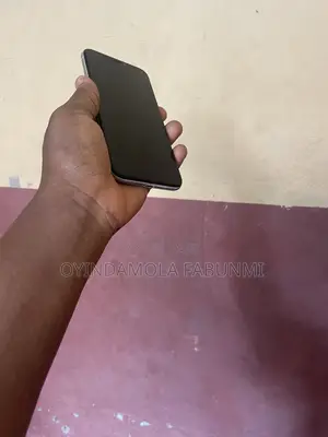 Apple iPhone X 64 GB White