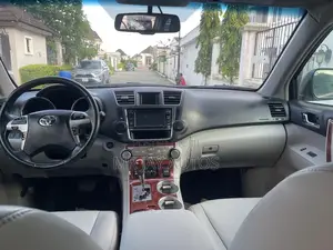 Toyota Highlander 2013 Gray