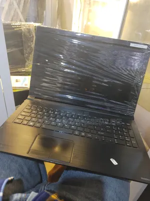 New Laptop Toshiba 4GB Intel Core i3 SSD 140GB