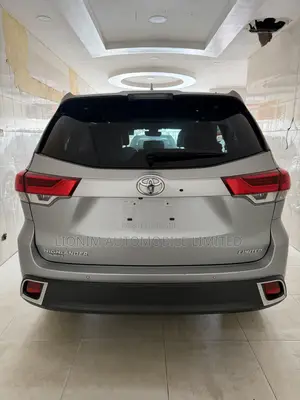 Toyota Highlander Limited 2019 Silver