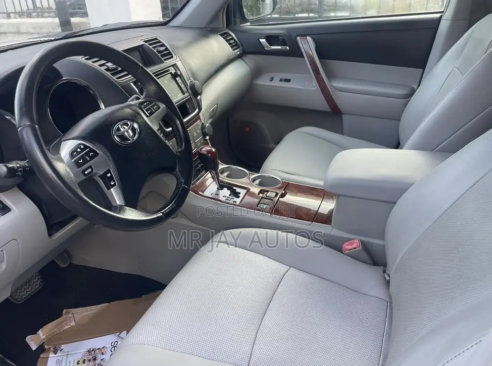 Toyota Highlander 2013 Gray