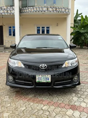 Toyota Camry SE 4dr Sedan (2.5L 4cyl 6A) 2013 Black