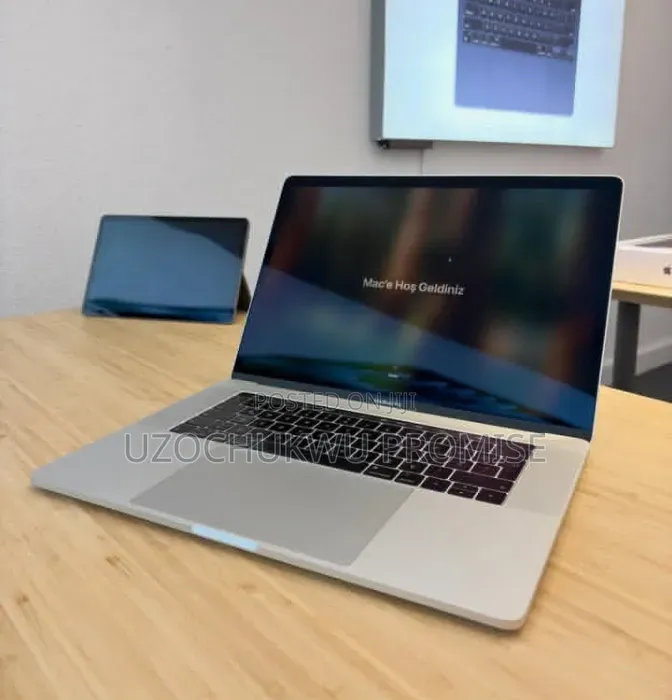 Laptop Apple MacBook Pro 2018 16GB Intel Core i7 SSD 512GB