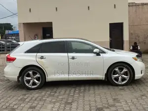 Toyota Venza AWD 2010 White