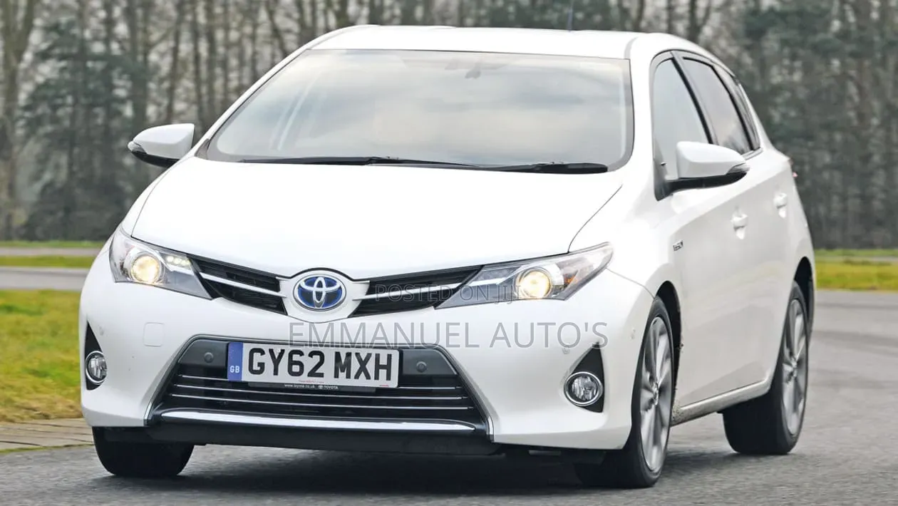 Auris 2015 Front Bumper