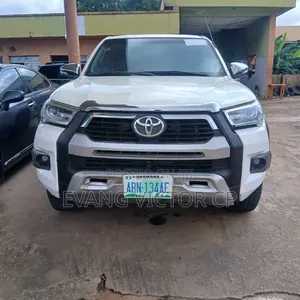 Toyota Hilux Revo Double Cab Petrol 2.7 AWD 2020 White