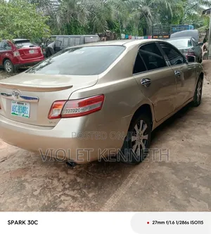 Toyota Camry 2009 Gold