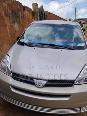 Toyota Sienna CE 2005 Silver