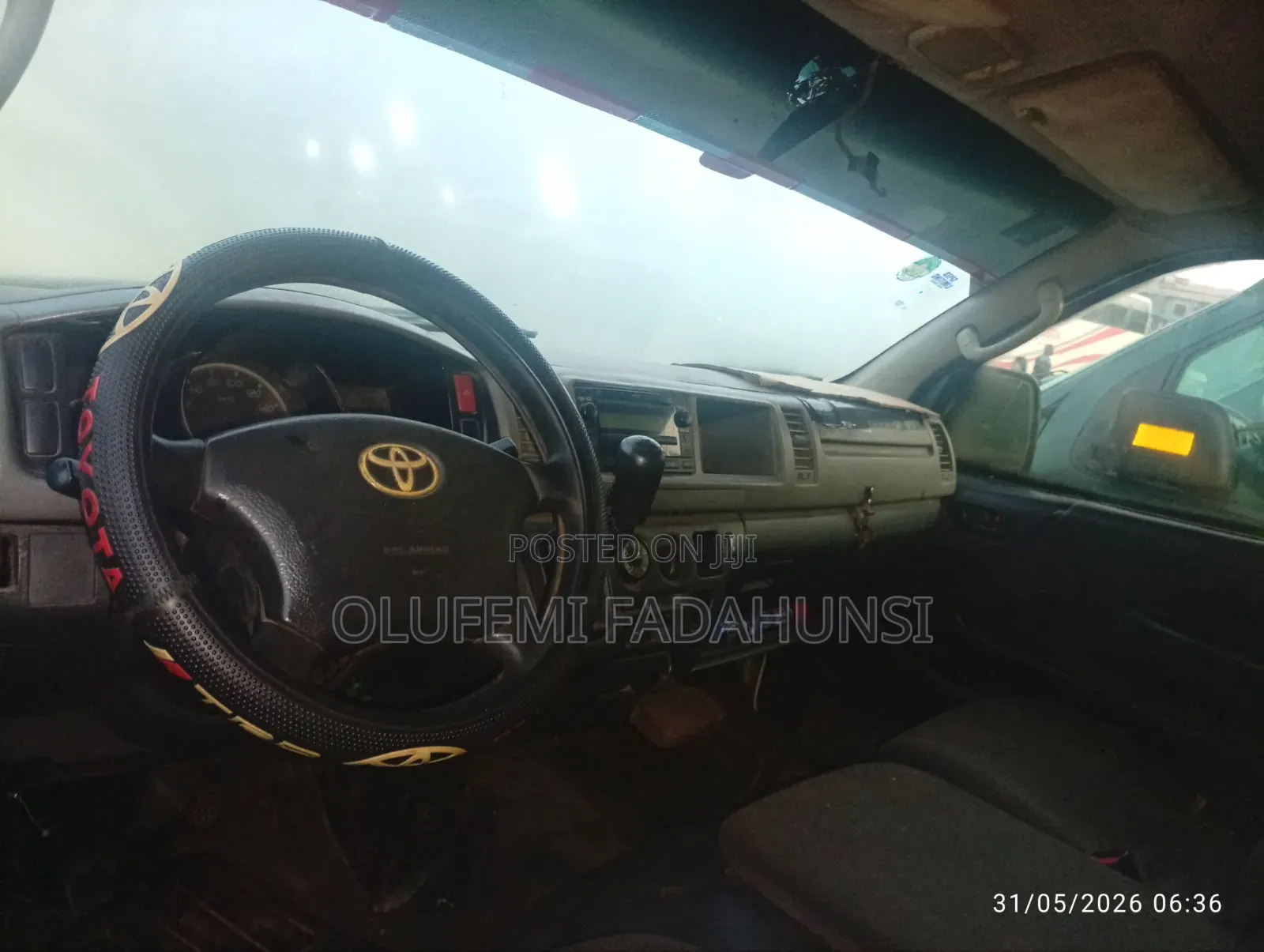 Toyota HiAce 2010 White