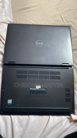 Laptop Dell Latitude 5300 2-in-1 8GB Intel Core i7 SSD 256GB