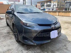 Toyota Corolla 2017 Gray