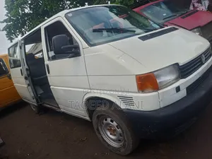 Volkswagen Transporter 2000 White