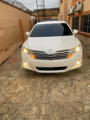 Toyota Venza AWD 2010 White
