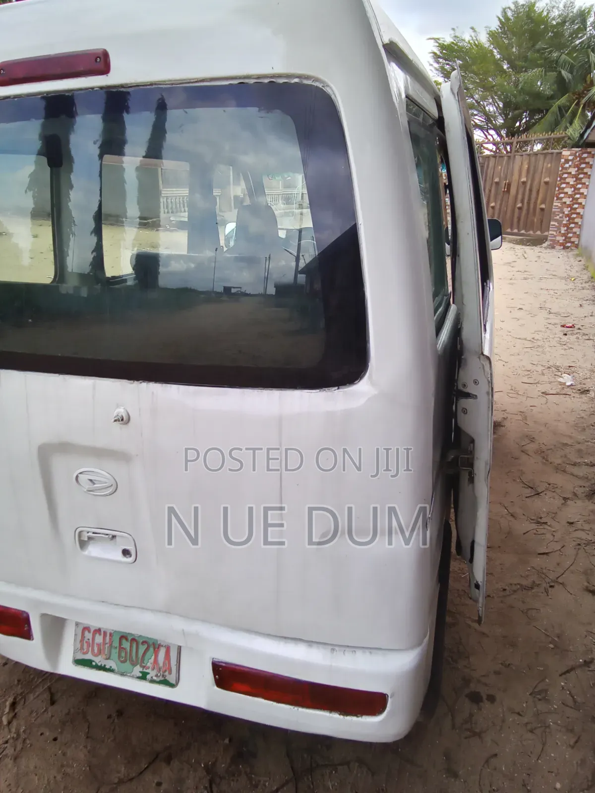 Daihatsu Hijet 2010 White