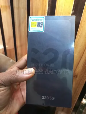 New Samsung Galaxy S20 128 GB Black