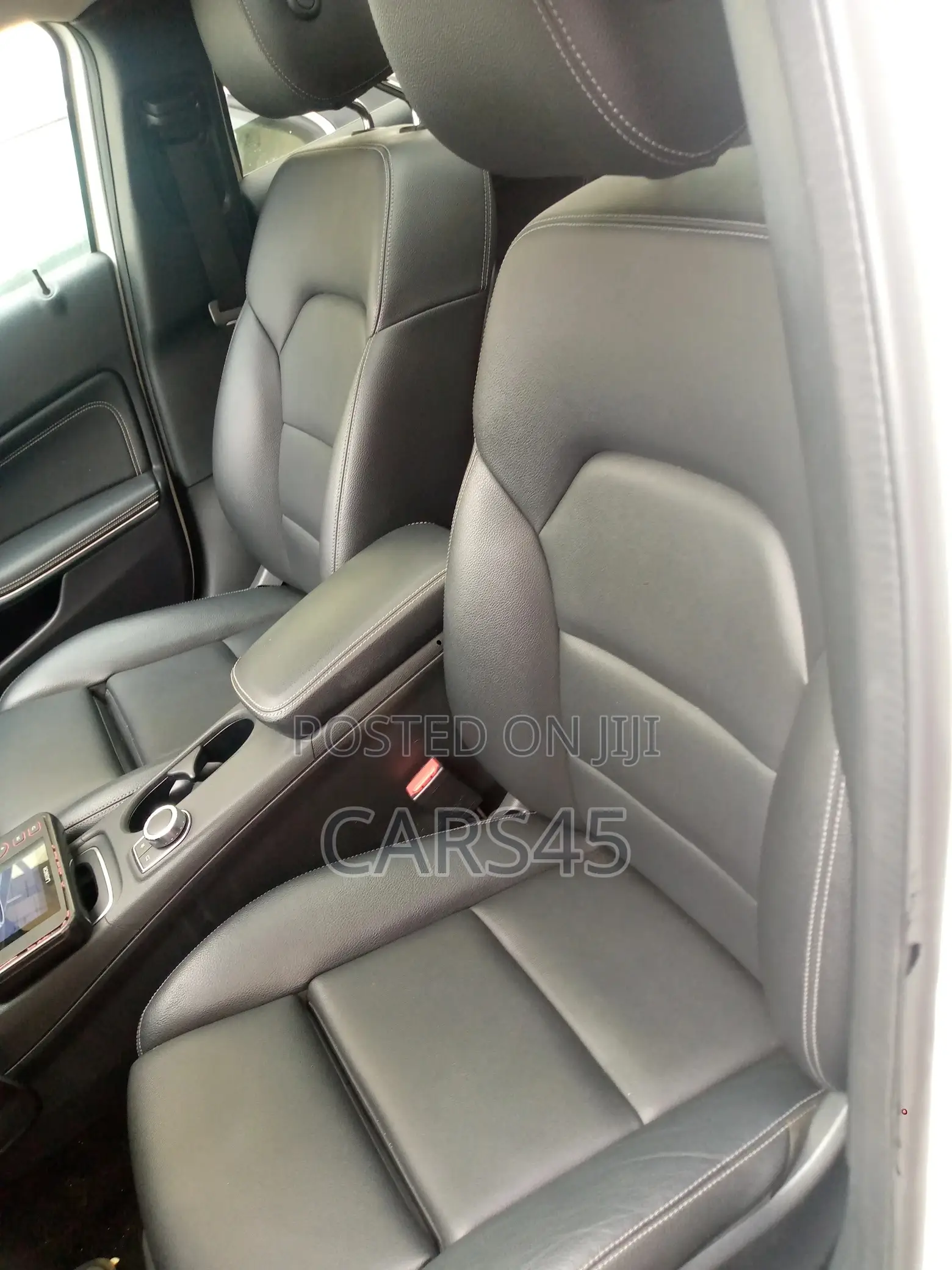 Mercedes-Benz GLA 250 2017 White