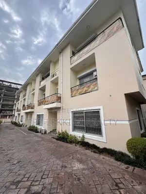5bdrm Townhouse / Terrace in Ikoyi for rent