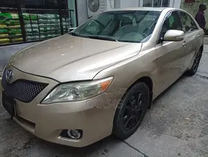Toyota Camry 2011 Gold