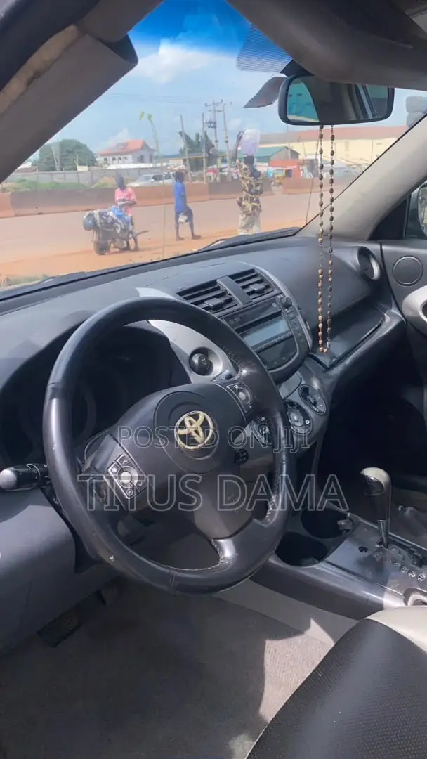 Toyota RAV4 2010 Blue