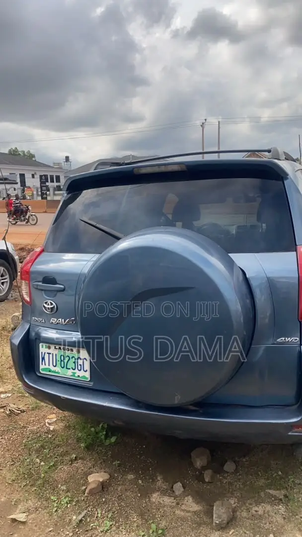 Toyota RAV4 2010 Blue