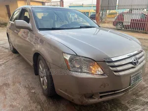 Toyota Avalon 2006 Gold