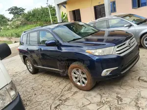 Toyota Highlander 2012 Blue