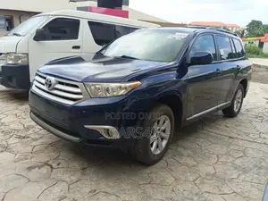 Toyota Highlander 2012 Blue
