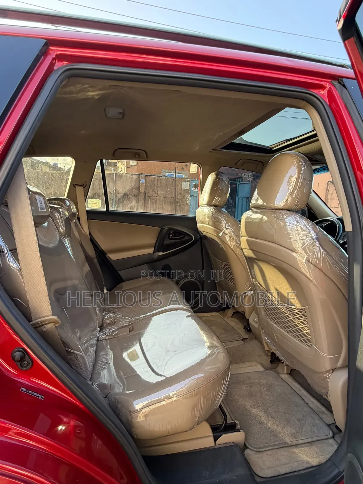 Toyota RAV4 2010 Red
