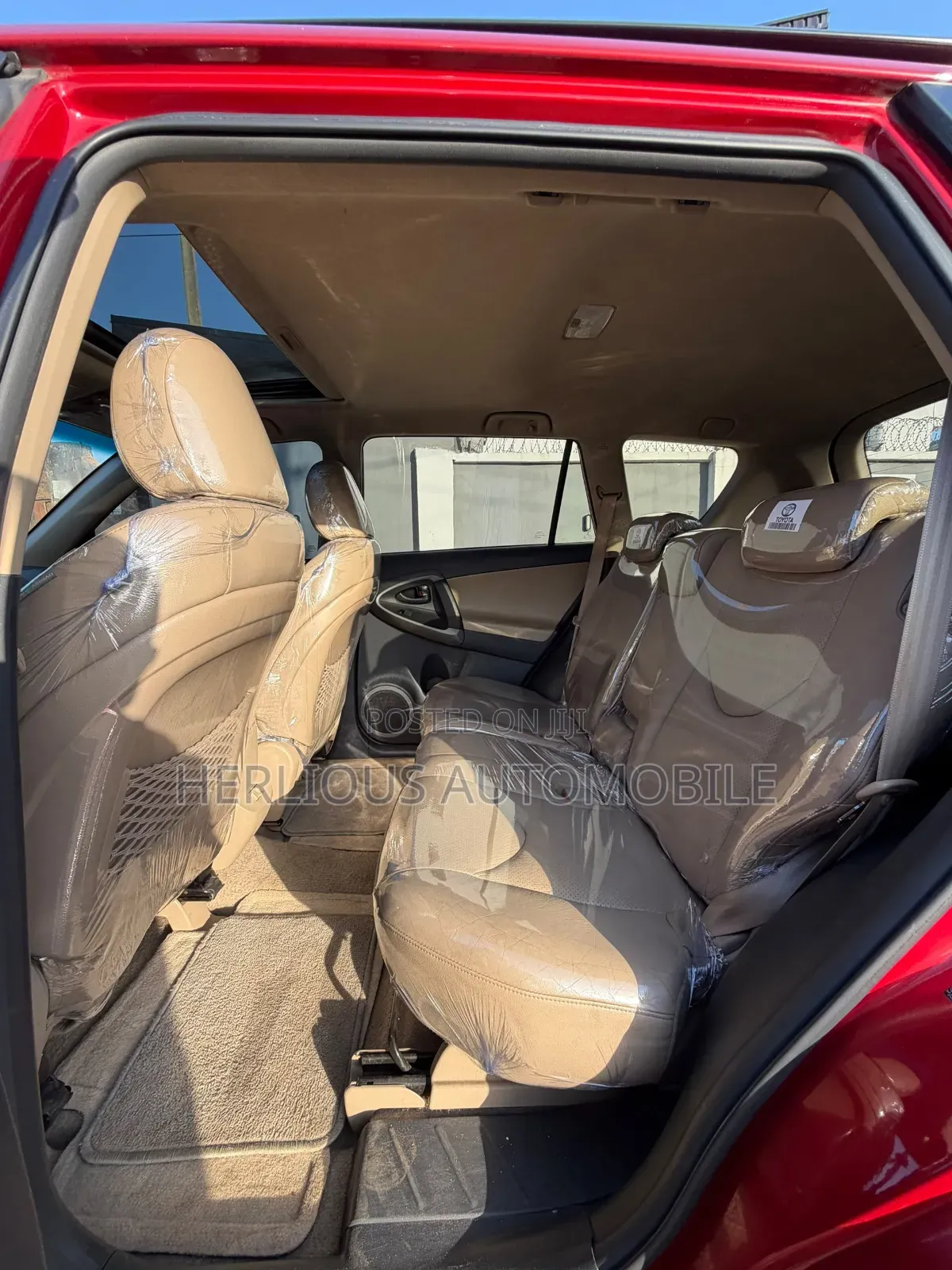 Toyota RAV4 2010 Red