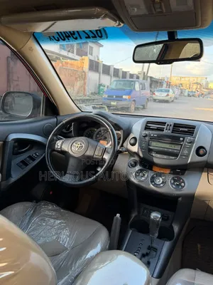 Toyota RAV4 2010 Red