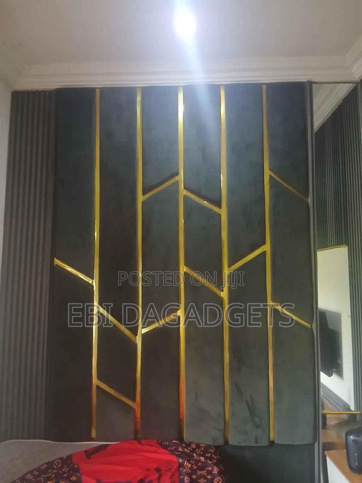 Bedframe and Foam