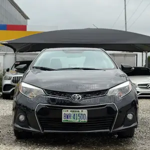 Toyota Corolla 2015 Black