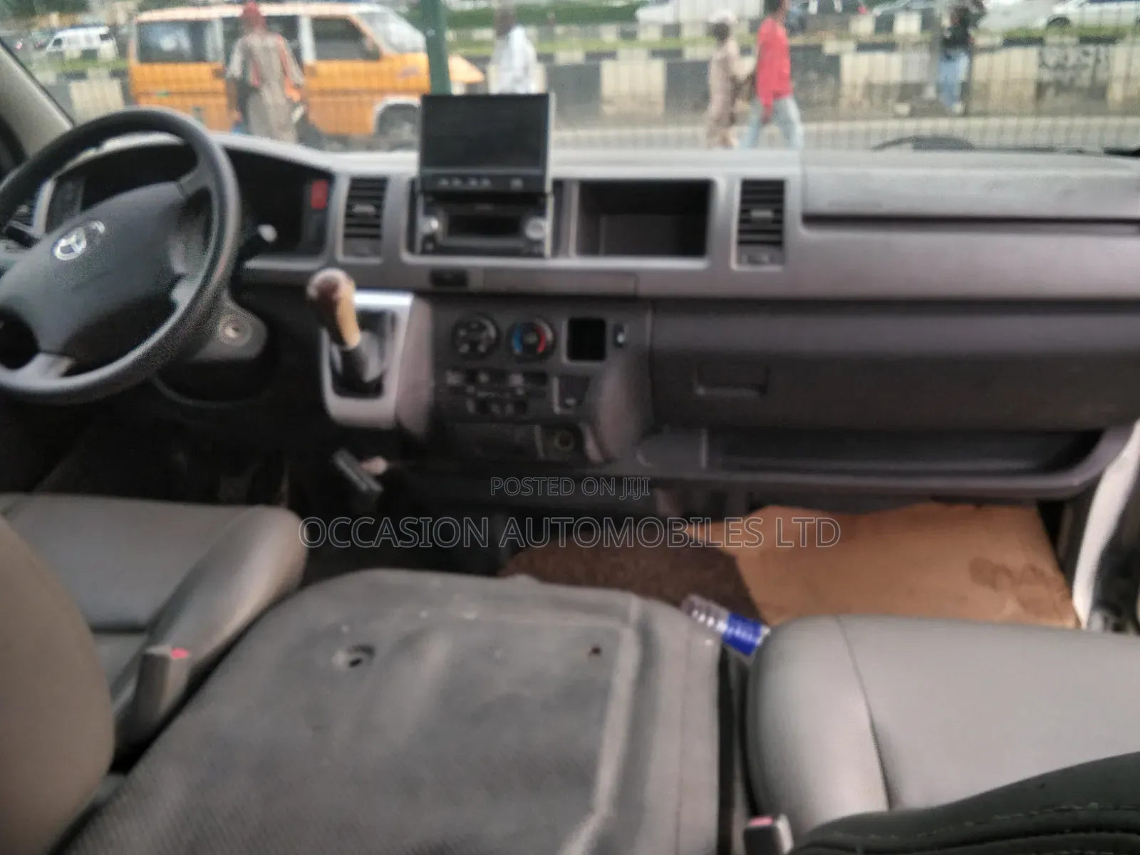 Toyota HiAce 2016 White