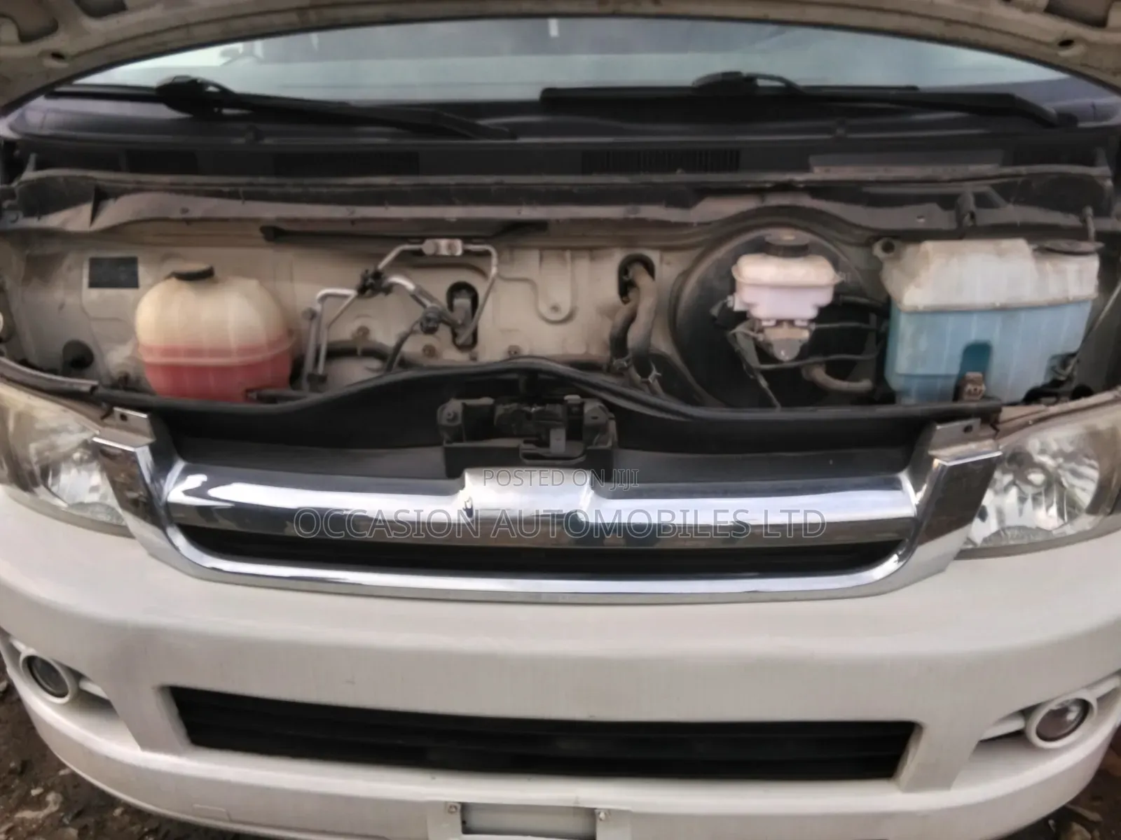 Toyota HiAce 2016 White
