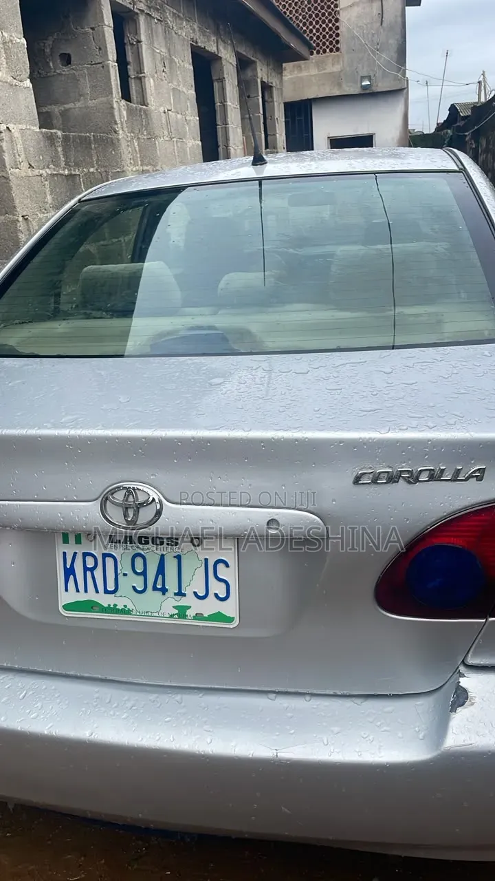 Toyota Corolla 2004 Silver