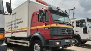 Mercedes Benz Container Body 1824