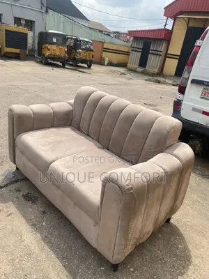 Top Quality 2 Seaters Full Padded Beautiful Sofa