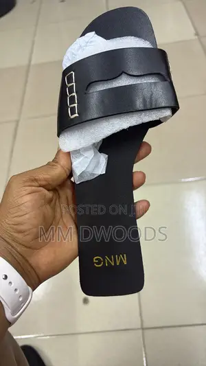 Flat Slippers
