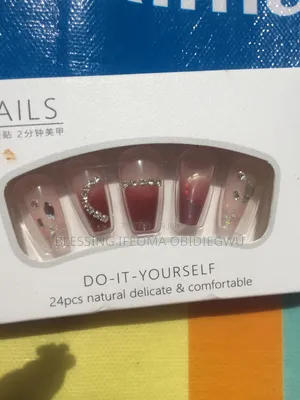 Reusable 24 Pieces Press On Nails