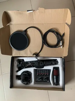 Podcast Microphone + V8 Sound Card