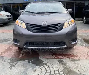 Toyota Sienna 2011 Gray