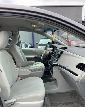 Toyota Sienna 2011 Gray