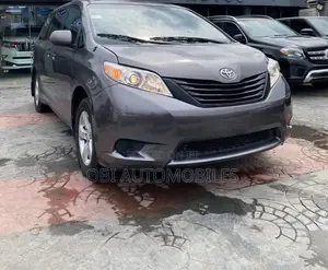 Toyota Sienna 2011 Gray