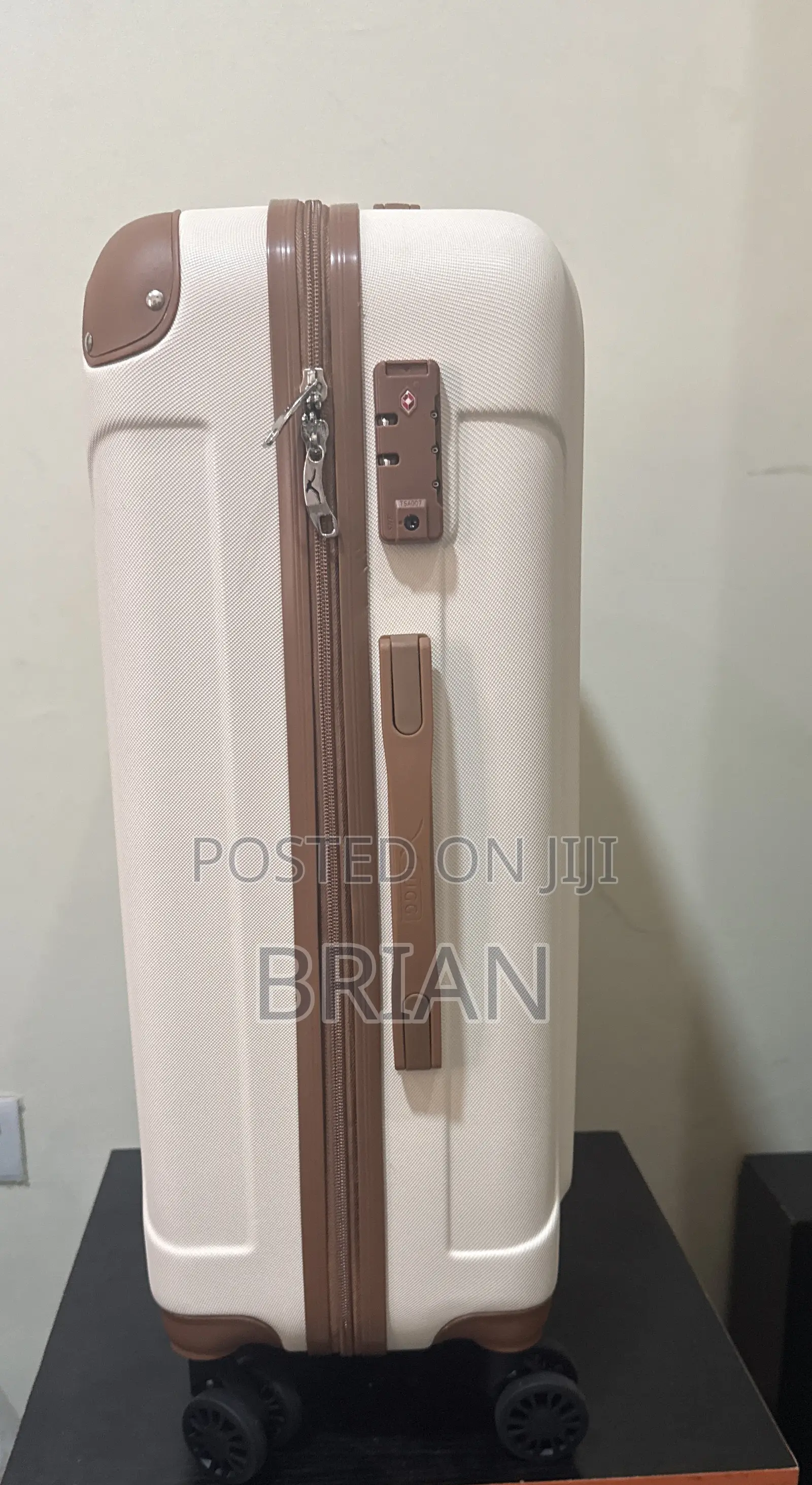 Lugg Medium Suitcase