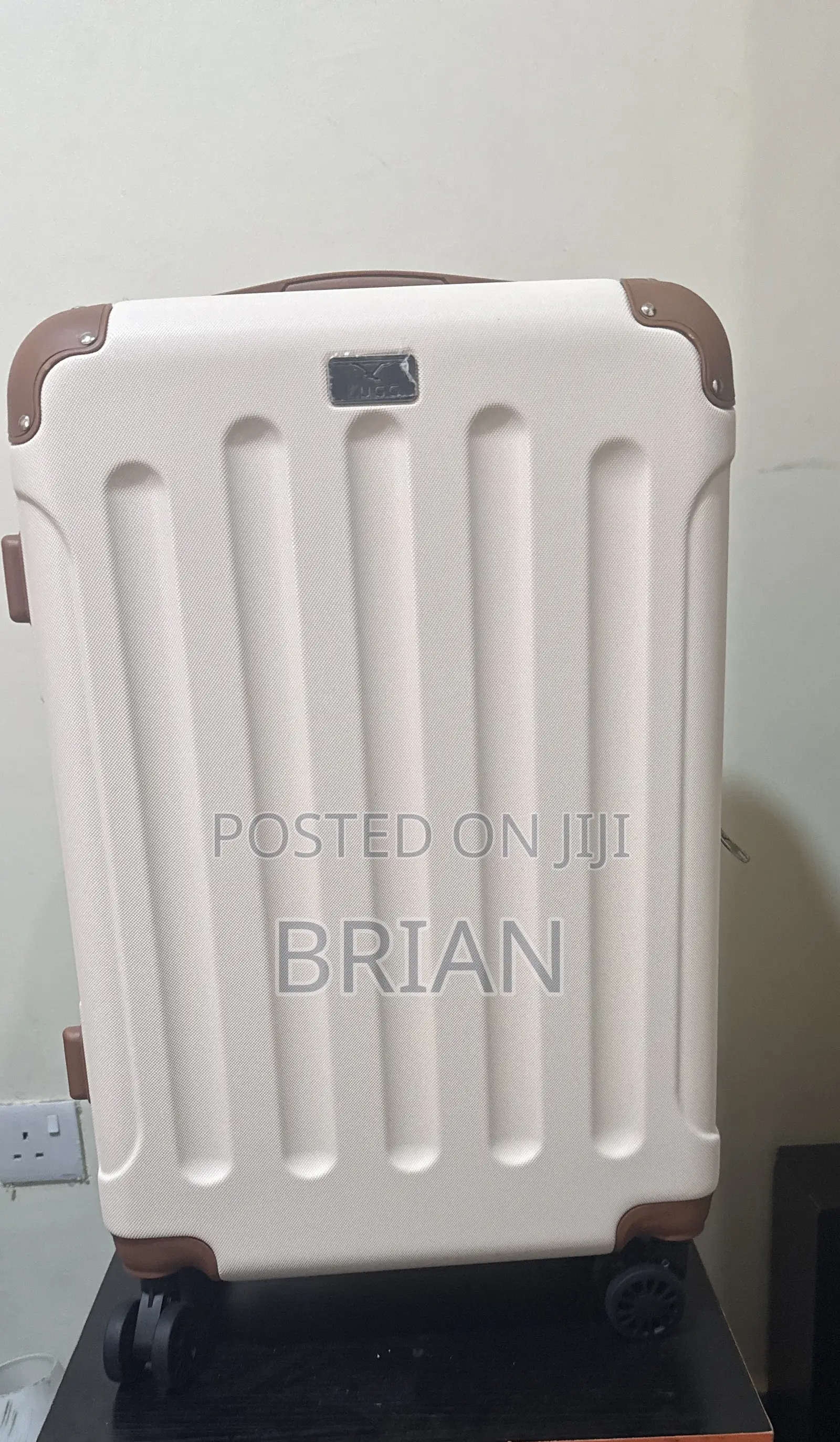 Lugg Medium Suitcase