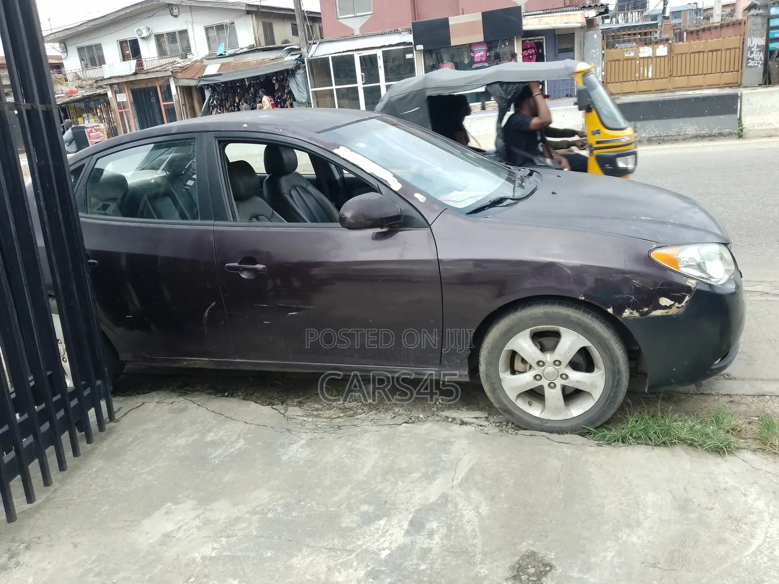 Hyundai Elantra 2010 Brown